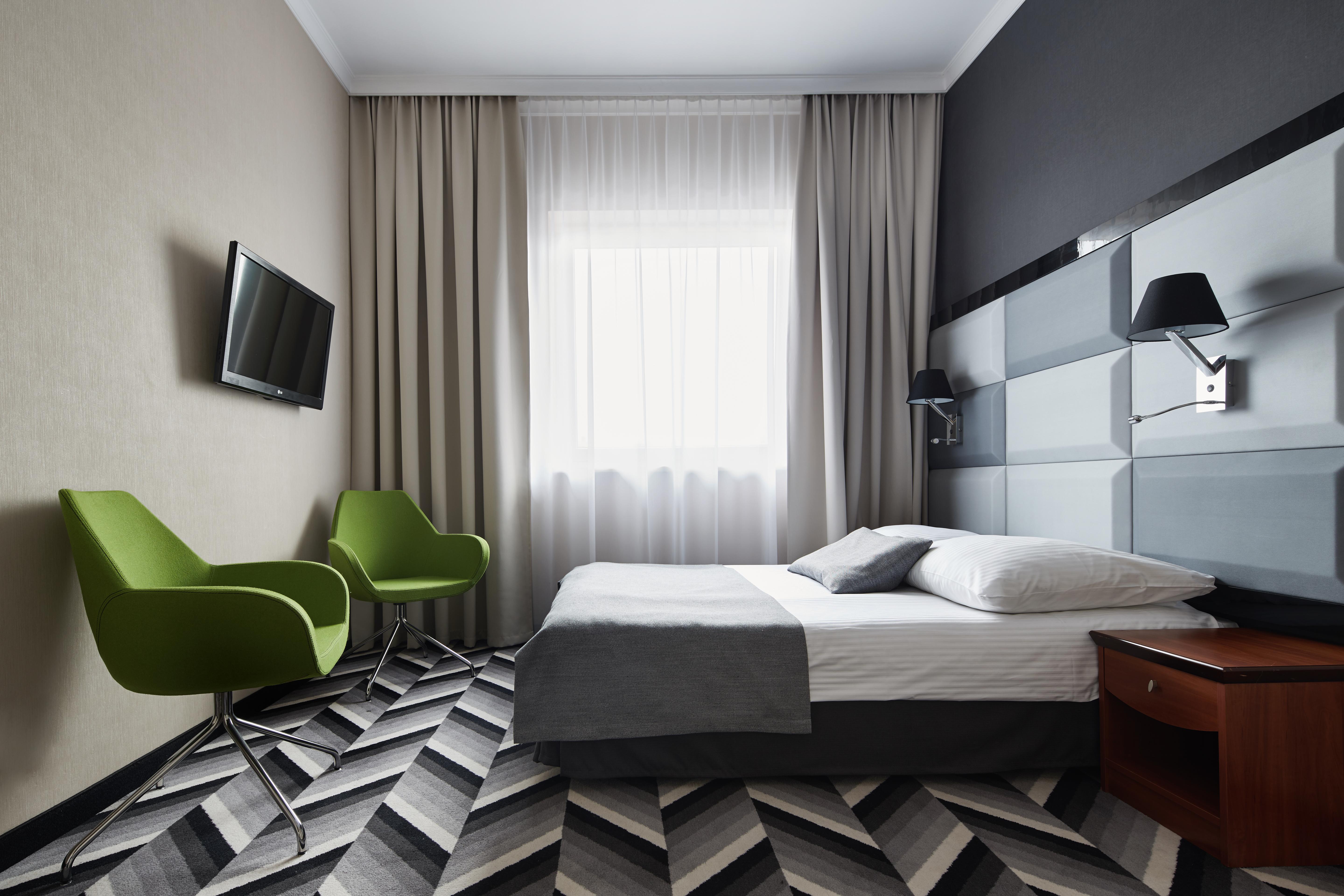 Apis Hotel 4*